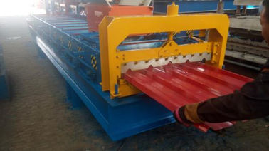 ประเทศจีน 4kw 380V PPGI Roof Panel Roll Forming Machine For 840mm Width Steel Tiles ผู้ผลิต