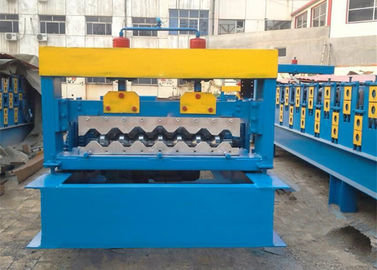 ประเทศจีน 4kw Corrugated Sheet Roll Forming Machine For Making 750mm Width Wall Panel ผู้ผลิต